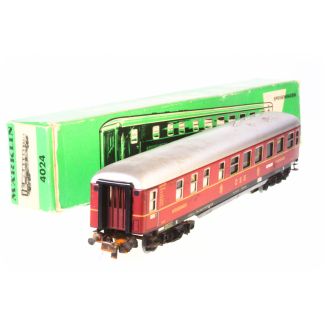 MÄRKLIN 4022 Speisewagen der DB (1959-1971)