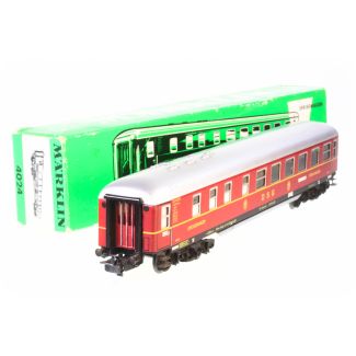 MÄRKLIN 4022 Speisewagen der DB (1959-1971)